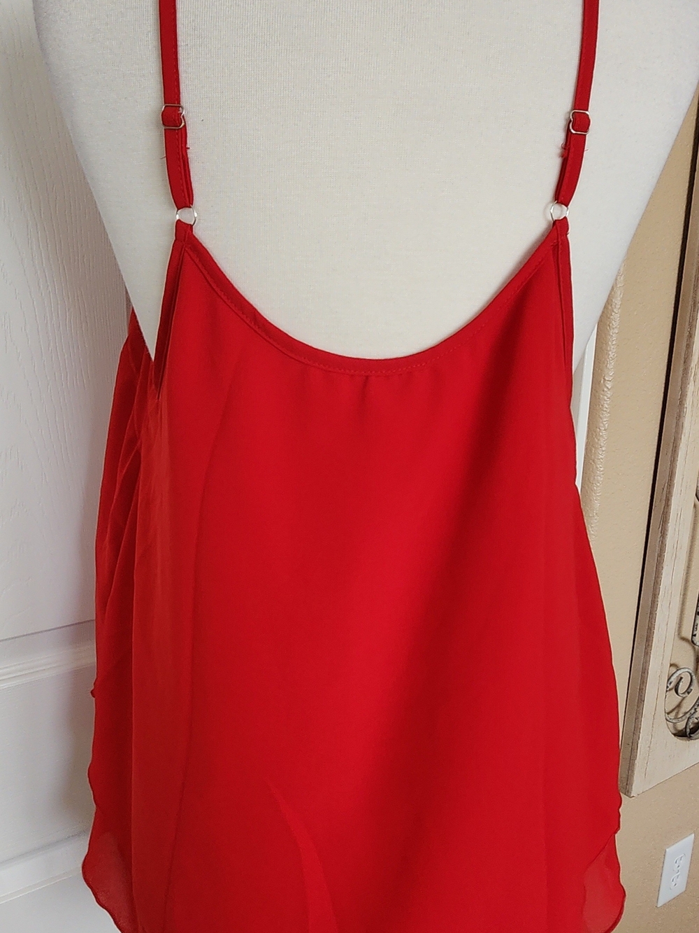 SHEIN Red Ruffle V-Neck Camisole Tank - Picture 4 of 5